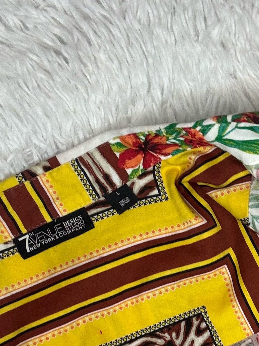 High-Waist Tropical Top & Capris Linen Set - Yellow & Green - Picture 11 of 12